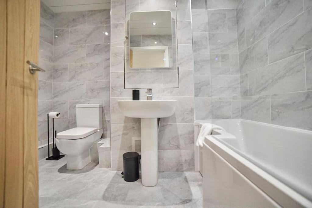 High Spec Spacious 2Bd Apt, Parking, Nr Newcastle ゲーツヘッド エクステリア 写真